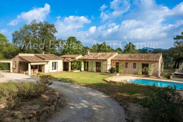 Image No.2-5 Bed House for sale