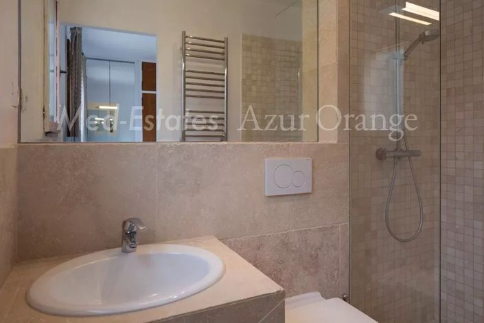 Image No.24-5 Bed House for sale