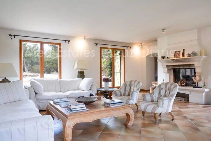 Image No.9-5 Bed House for sale