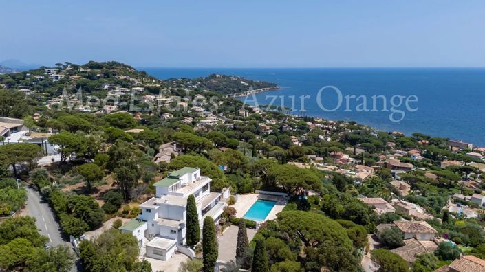 Image No.5-6 Bed House for sale