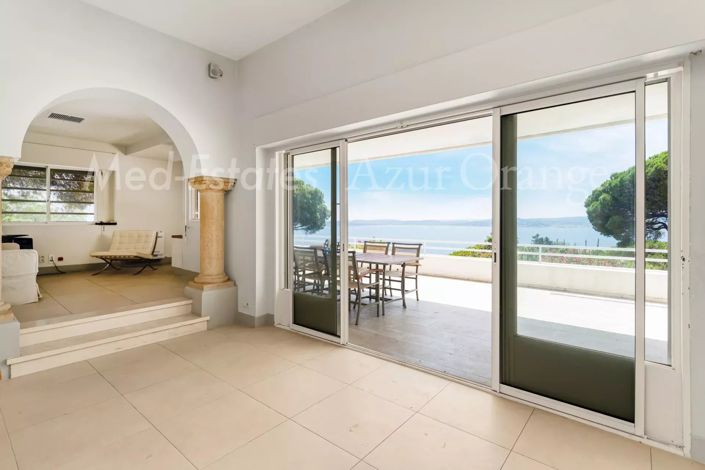 Image No.8-6 Bed House for sale