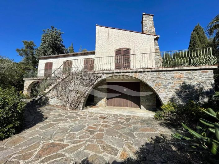 Image No.12-5 Bed House for sale