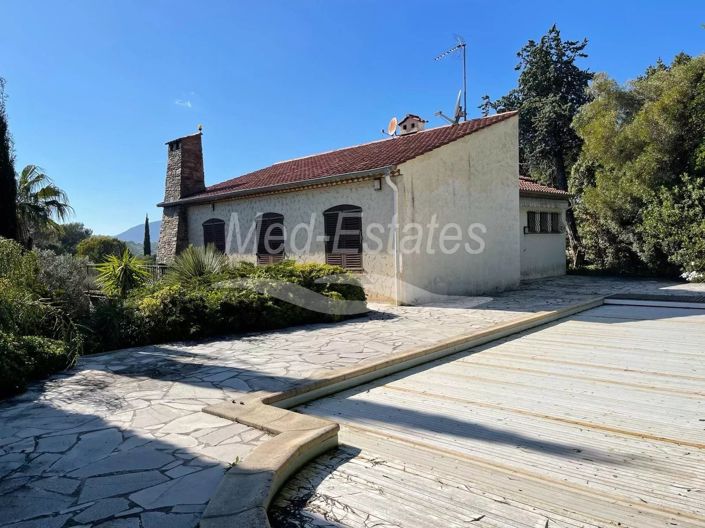 Image No.6-5 Bed House for sale