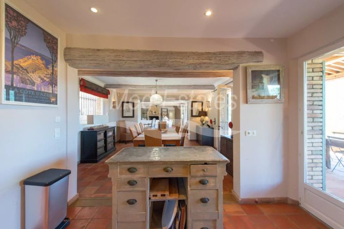 Image No.10-6 Bed House for sale