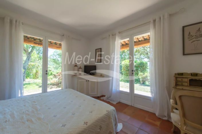 Image No.14-6 Bed House for sale