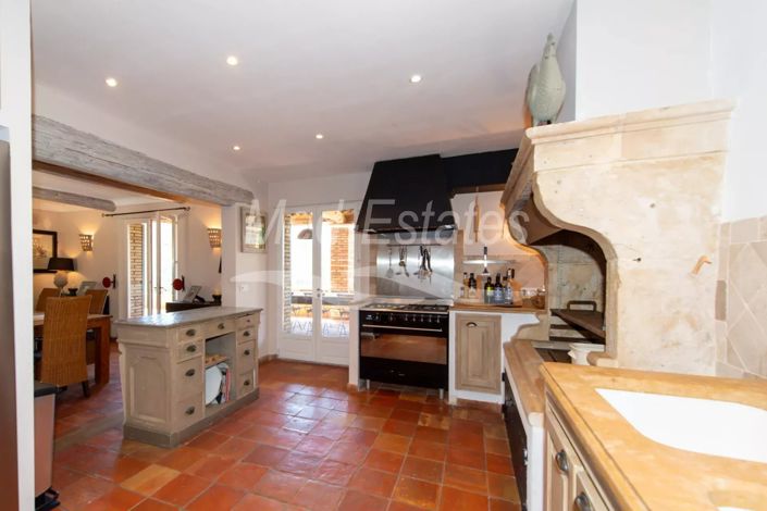 Image No.25-6 Bed House for sale