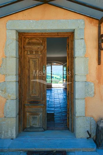 Image No.32-6 Bed House for sale
