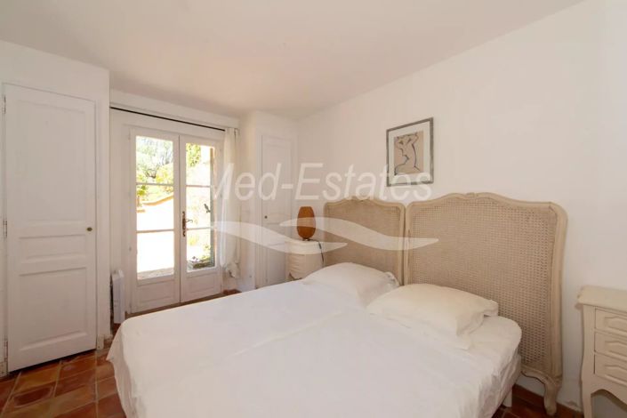 Image No.34-6 Bed House for sale