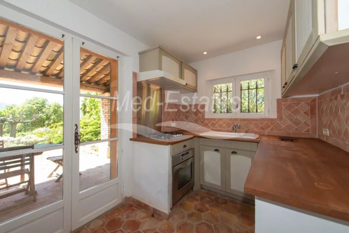 Image No.50-6 Bed House for sale