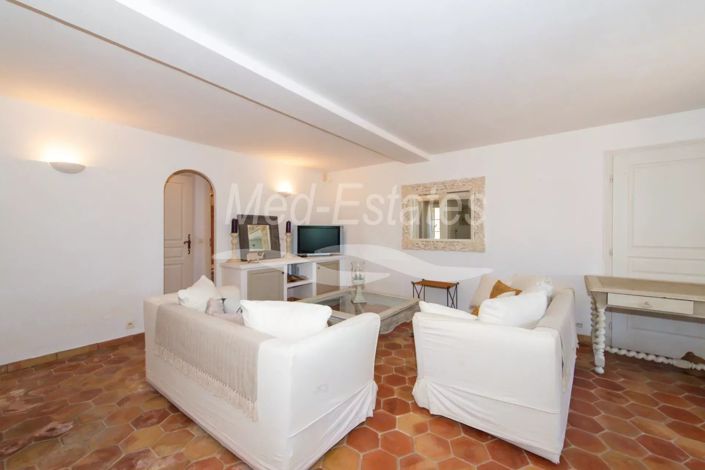 Image No.51-6 Bed House for sale