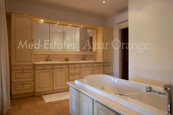 Image No.14-Maison de 6 chambres à vendre à Le Cannet-des-Maures