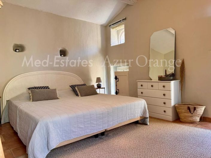 Image No.14-3 Bed House for sale