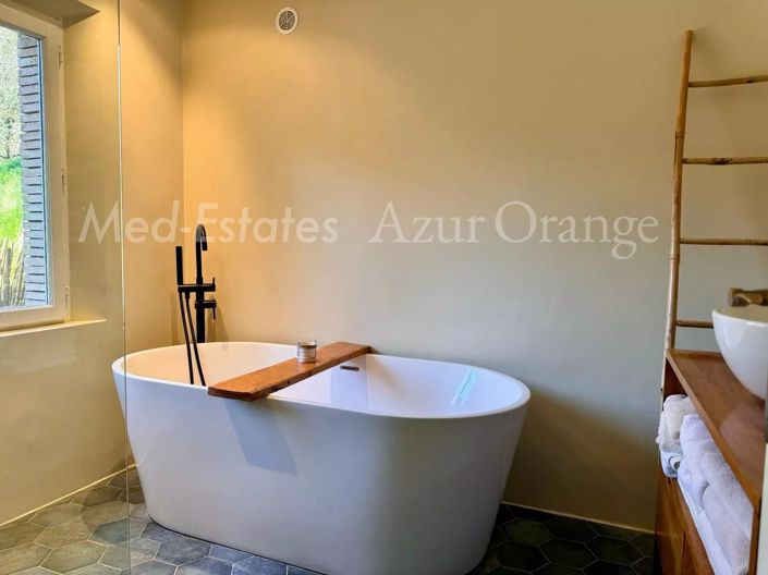 Image No.9-3 Bed House for sale