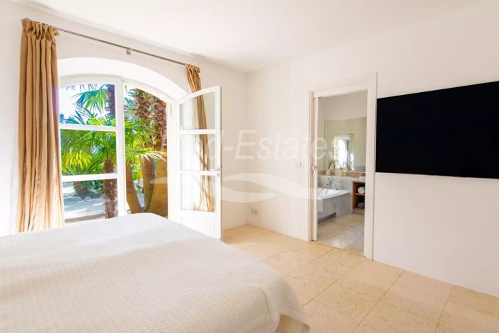 Image No.13-5 Bed House for sale
