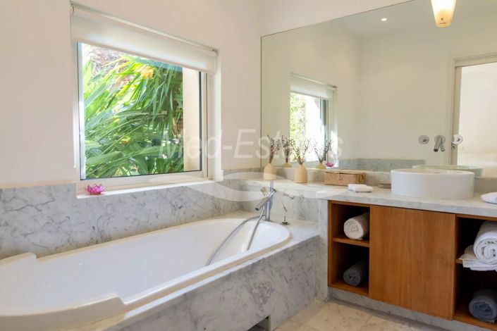 Image No.14-5 Bed House for sale