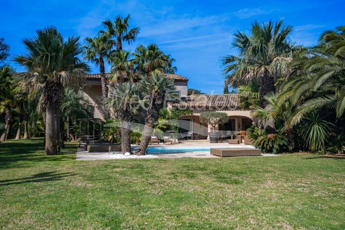 Image No.19-5 Bed House for sale