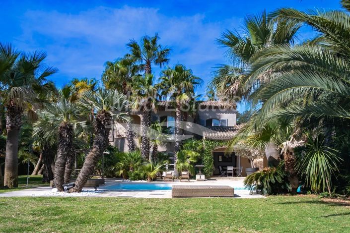 Image No.24-5 Bed House for sale