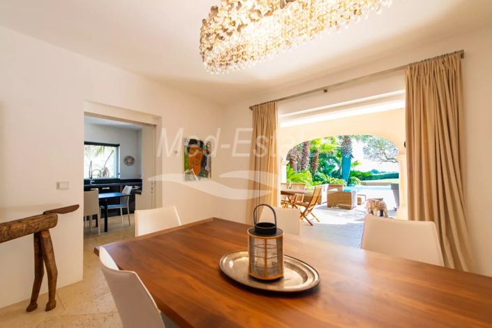 Image No.6-5 Bed House for sale