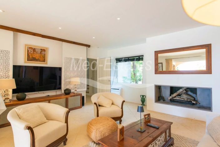 Image No.7-5 Bed House for sale