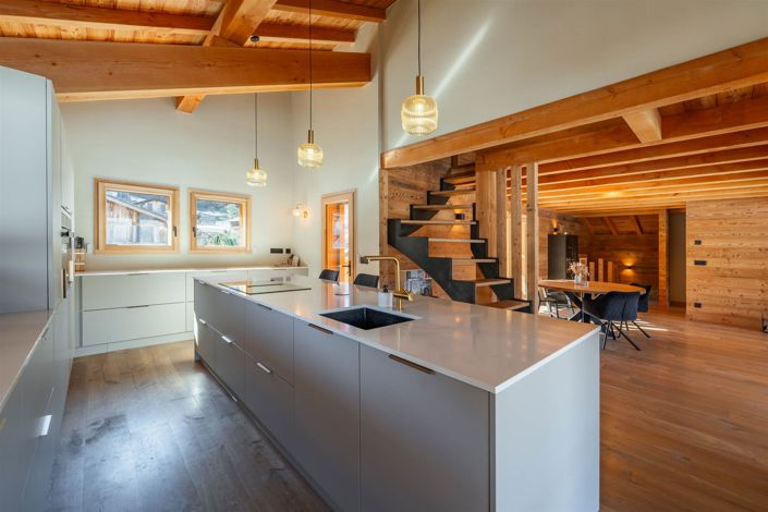 Image No.9-4 Bed House for sale