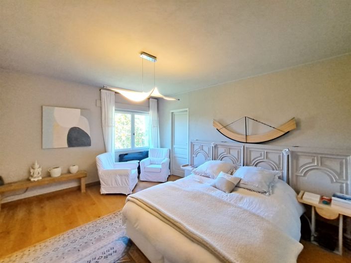 Image No.15-4 Bed House for sale