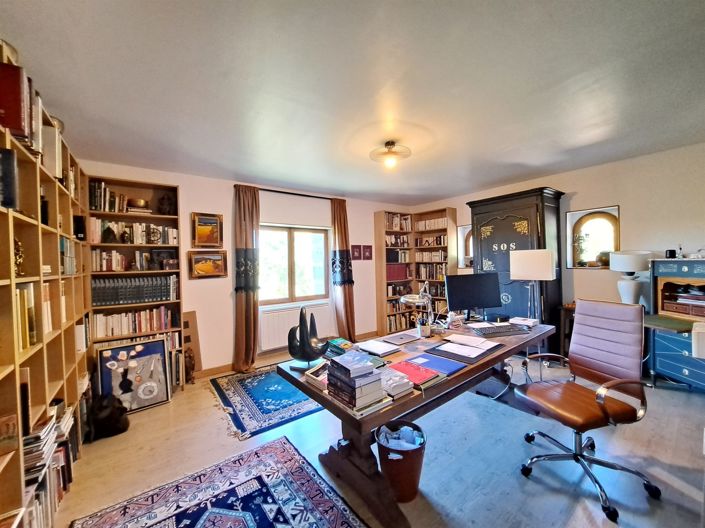 Image No.21-4 Bed House for sale