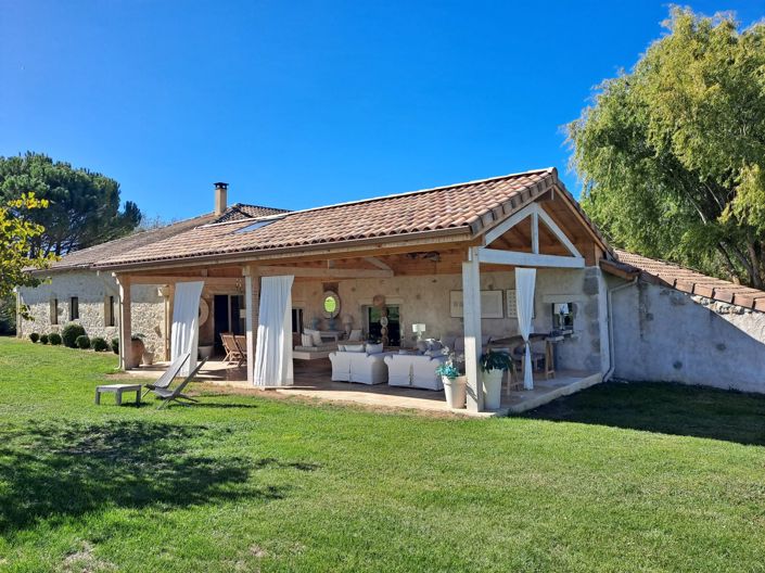 Image No.24-4 Bed House for sale