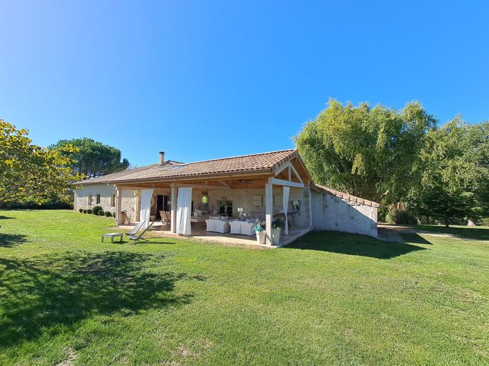 Image No.3-4 Bed House for sale