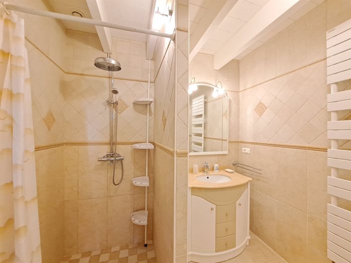 Image No.11-4 Bed House for sale