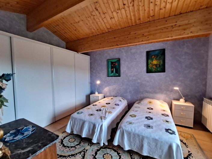 Image No.14-4 Bed House for sale