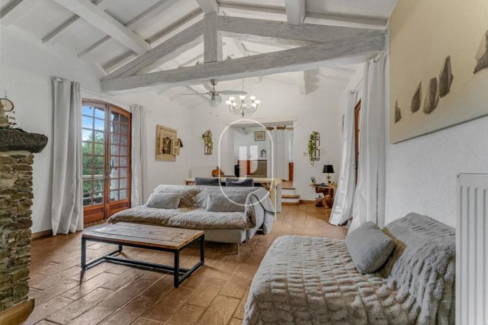 Image No.6-4 Bed House for sale