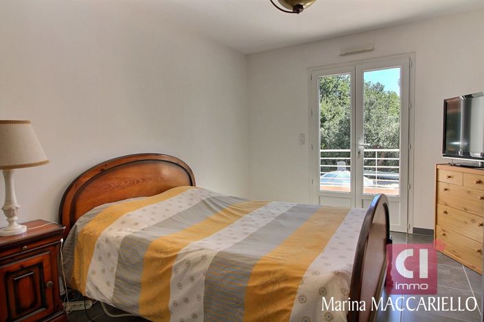 Image No.14-3 Bed House for sale