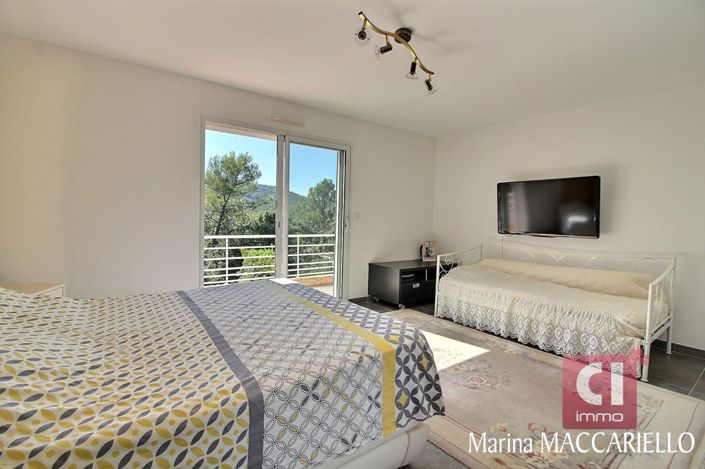 Image No.9-3 Bed House for sale