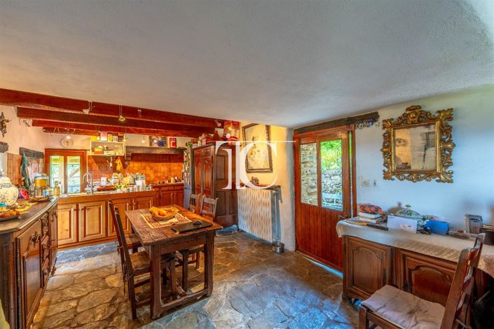 Image No.6-4 Bed House for sale