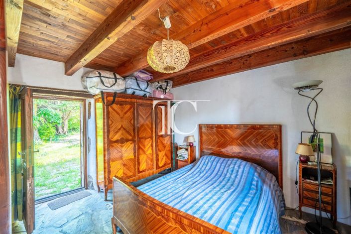 Image No.8-4 Bed House for sale