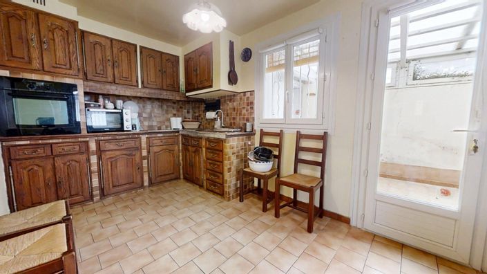 Image No.5-2 Bed House for sale