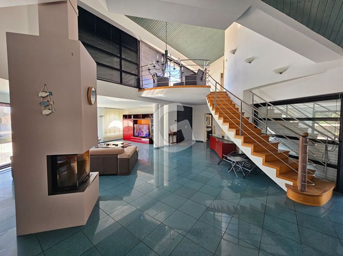 Image No.3-4 Bed House for sale