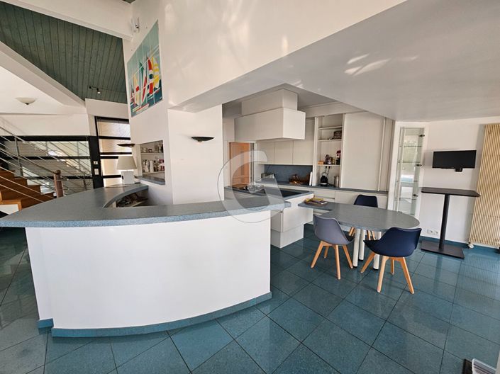 Image No.7-4 Bed House for sale