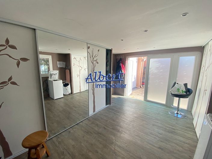 Image No.17-4 Bed House for sale