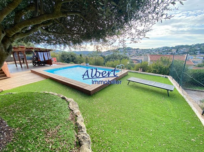 Image No.2-4 Bed House for sale