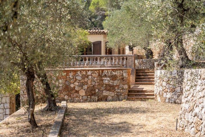 Image No.11-12 Bed House for sale