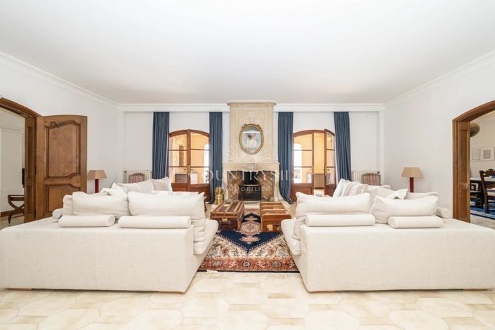 Image No.4-12 Bed House for sale