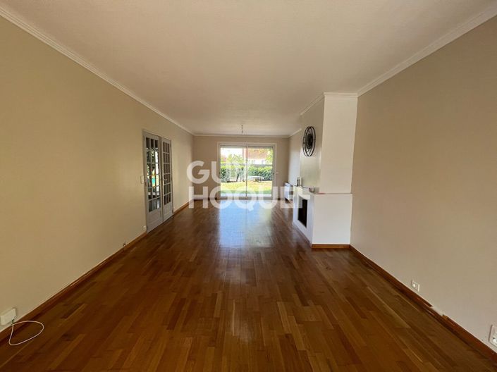 Image No.2-4 Bed House for sale