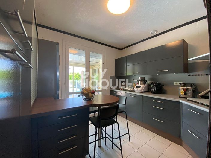 Image No.3-4 Bed House for sale