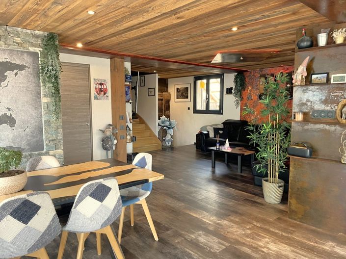 Image No.10-6 Bed House for sale