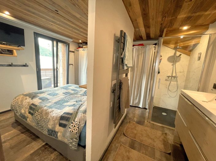 Image No.12-6 Bed House for sale