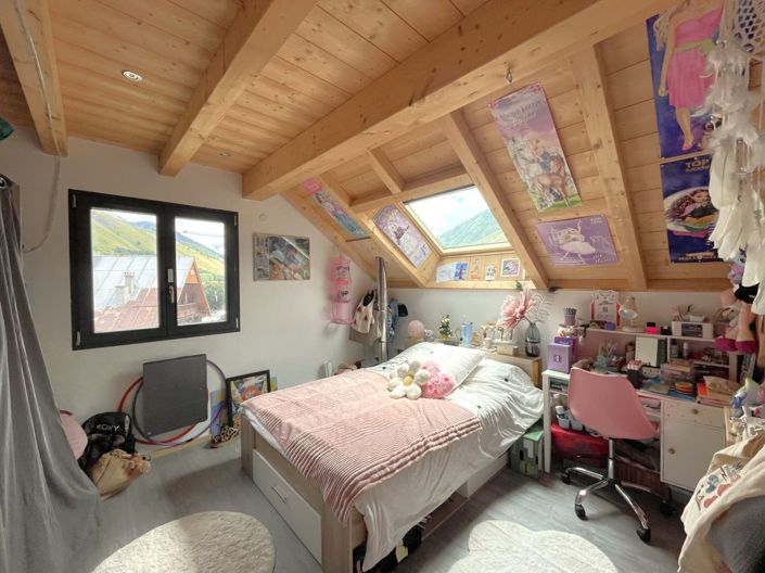 Image No.14-6 Bed House for sale