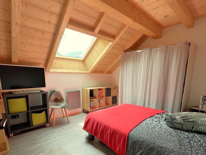 Image No.16-6 Bed House for sale