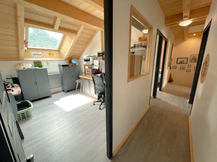 Image No.17-6 Bed House for sale