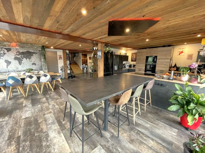 Image No.4-6 Bed House for sale